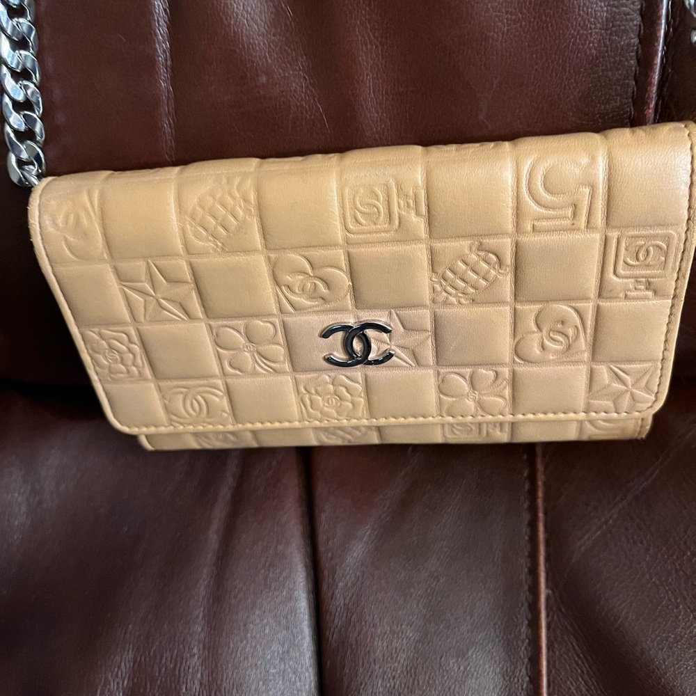 EUC Chanel WOC Lambskin chocolate bar wallet with authenticity card
